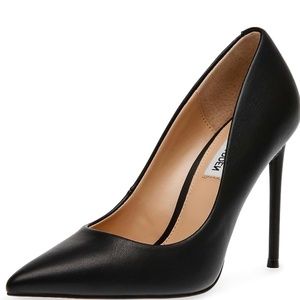 Steve Madden Vala Black Leather Pump